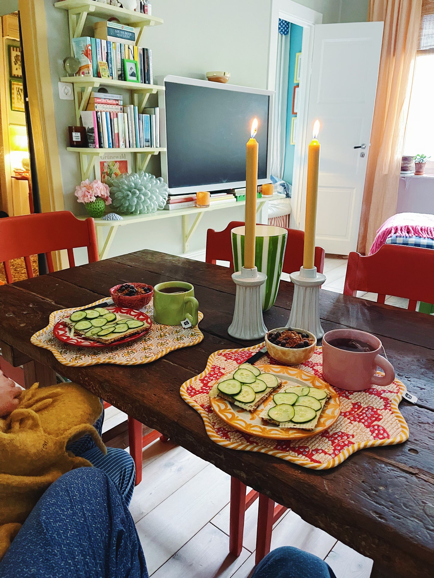 Scallop Placemat Yellow/Blue 38cm