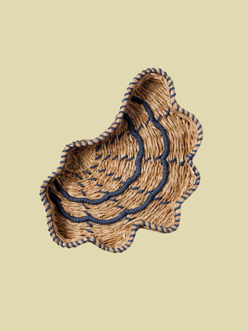 Shell Tray Natural/Blue 39cm