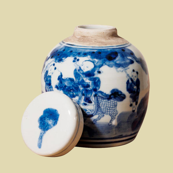 Blue & White Guardian Lion Vase 12cm